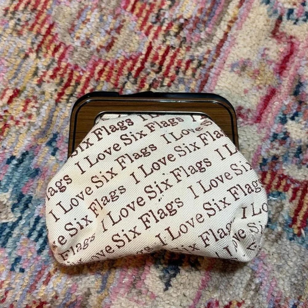 Vintage new old stock I love Six Flags coin purse
